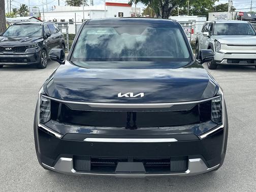 Ebony Black 2026 Kia EV9 Light Long Range