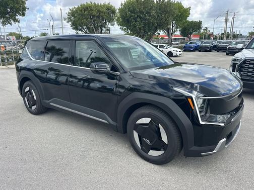 Ebony Black 2026 Kia EV9 Light Long Range