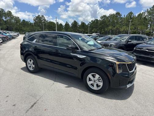 2025 Kia Sorento LX