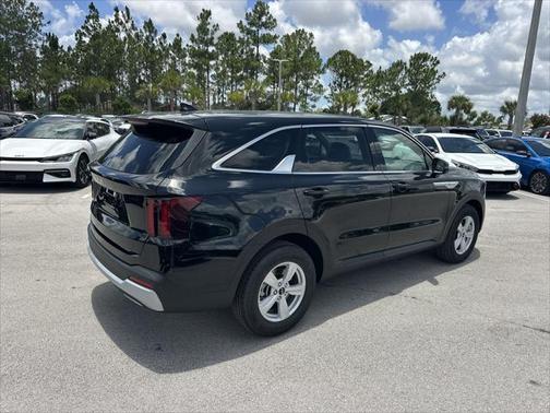 2025 Kia Sorento LX