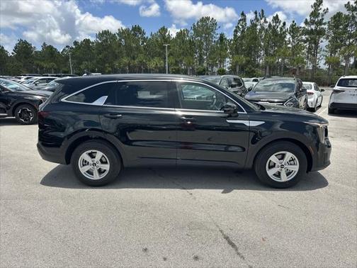 2025 Kia Sorento LX