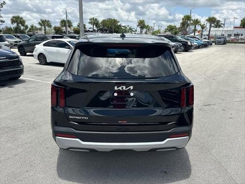 2025 Kia Sorento LX