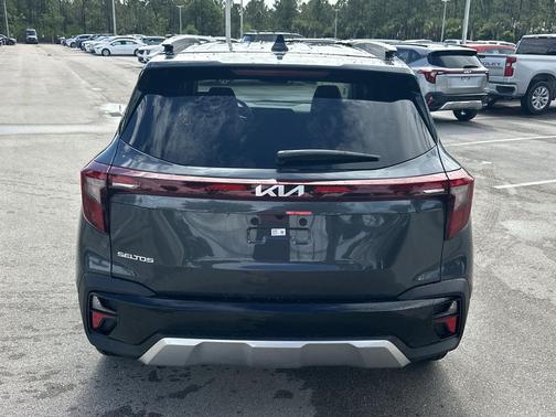 Gravity Gray 2026 Kia Seltos S