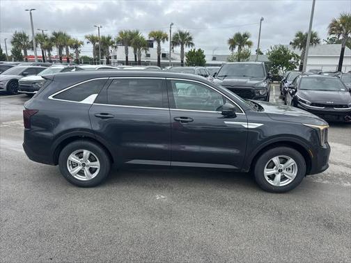 2025 Kia Sorento LX