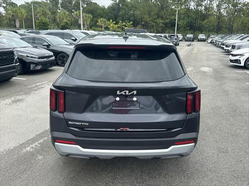 2025 Kia Sorento LX