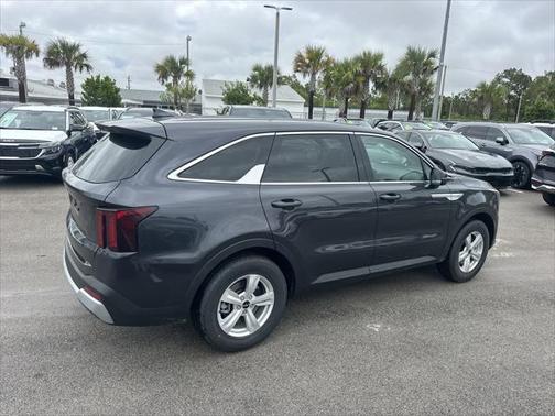 2025 Kia Sorento LX