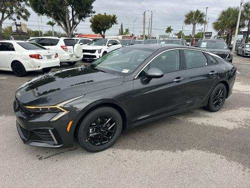 2026 Kia K5 LXS FWD