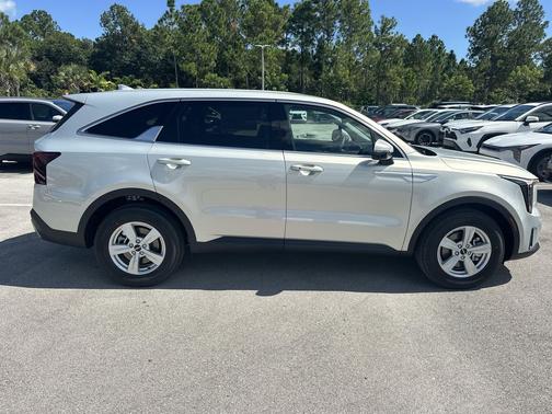 2026 Kia Sorento LX