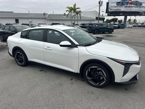 2026 Kia K4 EX