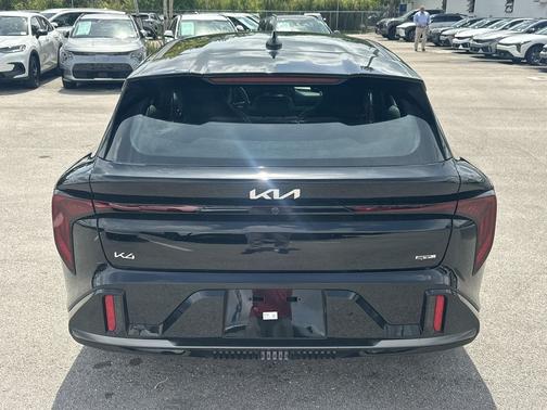 Aurora Black Pearl 2026 Kia K4 GT-Line