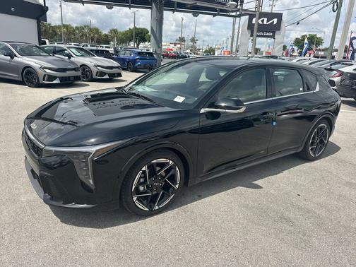 Aurora Black Pearl 2026 Kia K4 GT-Line