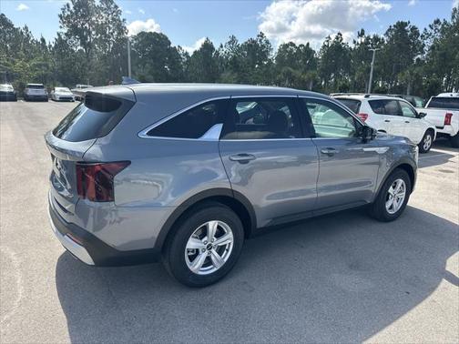 2025 Kia Sorento LX