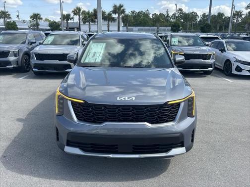 2025 Kia Sorento LX