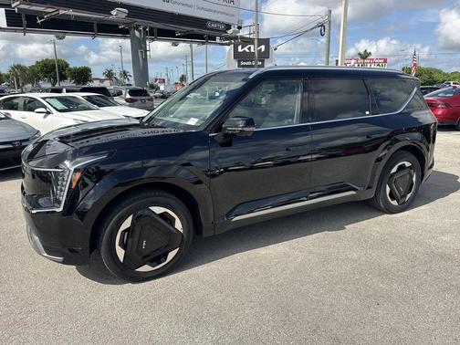 Ebony Black 2026 Kia EV9 Land