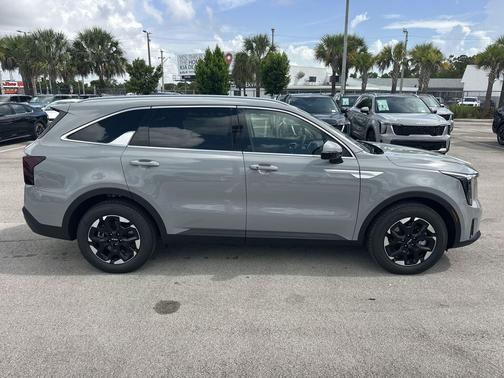 Wolf Gray 2026 Kia Sorento S