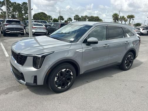 Wolf Gray 2026 Kia Sorento S