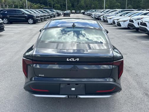 2025 Kia K4 LX
