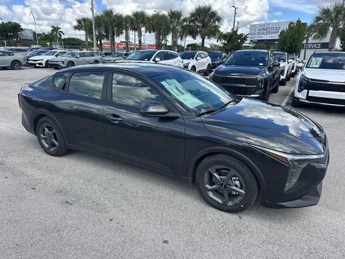 2025 Kia K4 LX