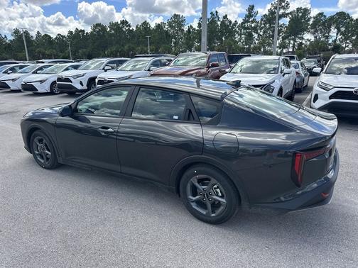 2025 Kia K4 LX