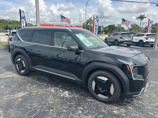 Ebony Black 2026 Kia EV9 Wind