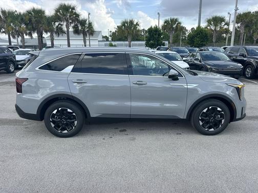Wolf Gray 2026 Kia Sorento S