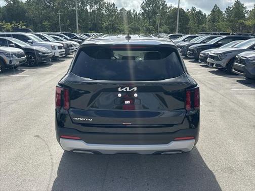 2025 Kia Sorento LX