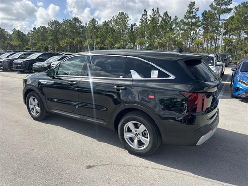 2025 Kia Sorento LX