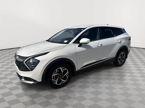 Snow White Pearl 2025 Kia Sportage LX