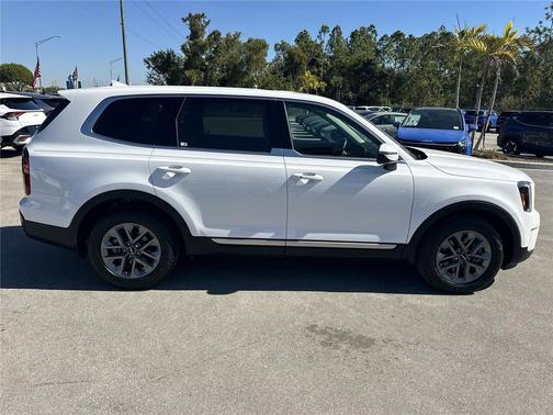 2024 Kia Telluride LX