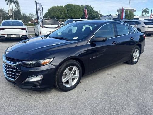 Dark Ash Metallic 2022 Chevrolet Malibu 1LS