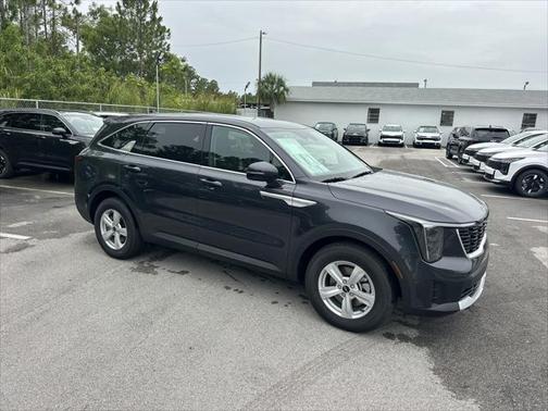 2025 Kia Sorento LX