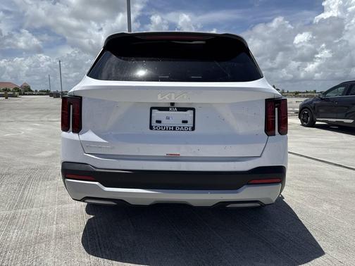 2025 Kia Sorento LX