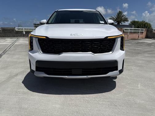 2025 Kia Sorento LX