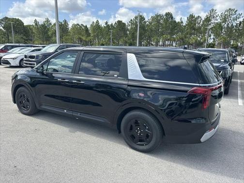 2025 Kia Carnival LXS