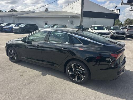 Aurora Black Pearl 2026 Kia K5 GT-Line FWD