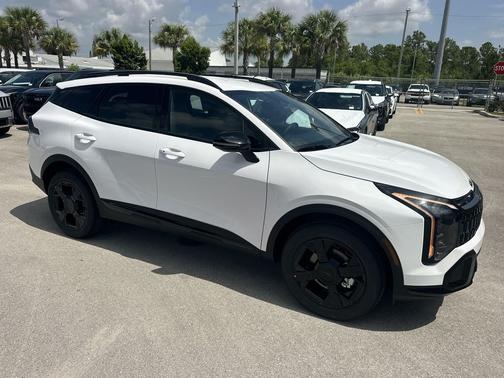 Glacial White Pearl 2026 Kia Sportage X-Line