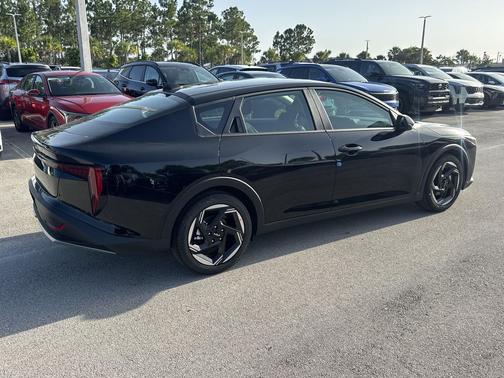 Aurora Black Pearl 2026 Kia K4 EX