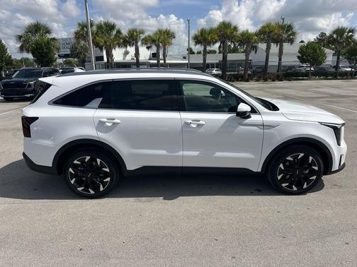 Glacial White Pearl 2026 Kia Sorento SX