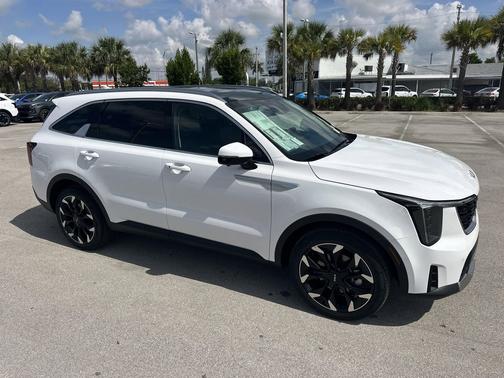 Glacial White Pearl 2026 Kia Sorento SX