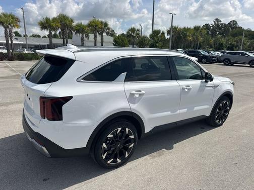 Glacial White Pearl 2026 Kia Sorento SX