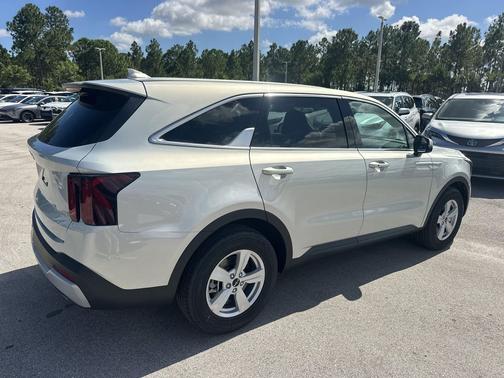 2026 Kia Sorento LX