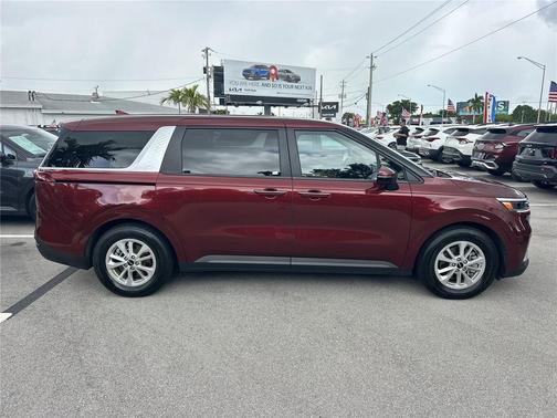 2024 Kia Carnival LX