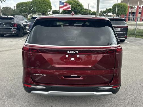 2024 Kia Carnival LX