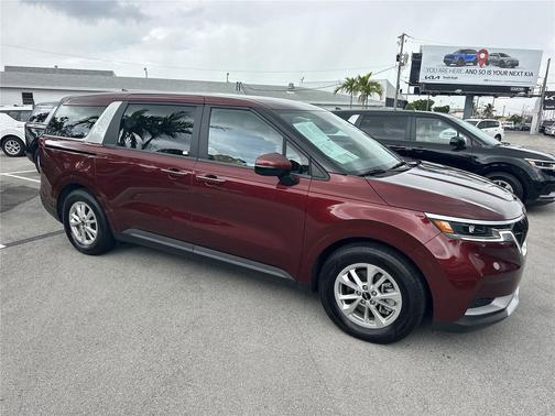2024 Kia Carnival LX