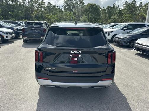 2025 Kia Sorento LX