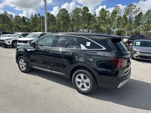 2025 Kia Sorento LX