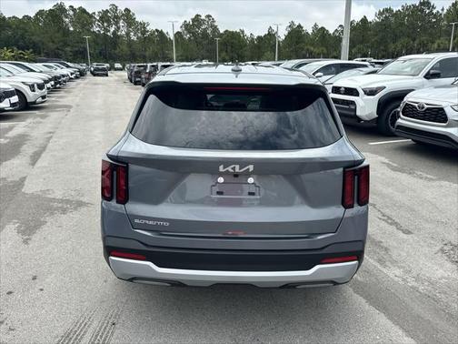 2025 Kia Sorento LX