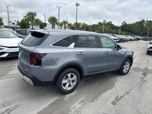 2025 Kia Sorento LX