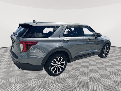 2022 Ford Explorer ST-Line