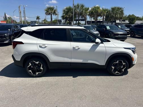 Snow White Pearl 2026 Kia Seltos S